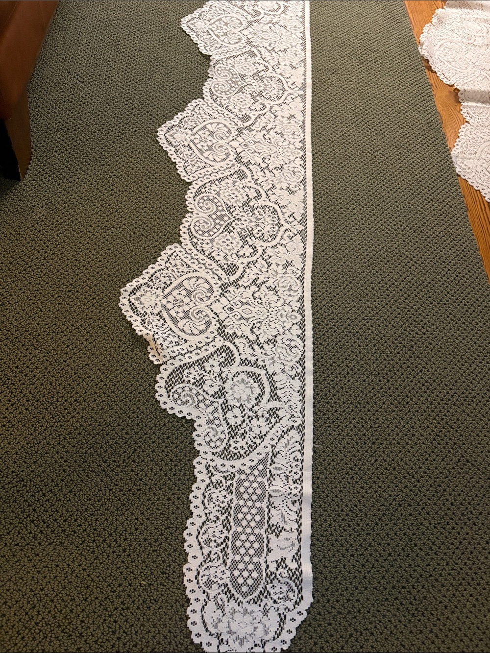 Heritage Lace Windsor Mantle Scarf white 16” x 90” scalloped hearts new